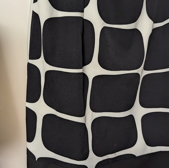 Voir Voir Black and White Geometric Sheath Dress size 18 - Picture 7 of 7